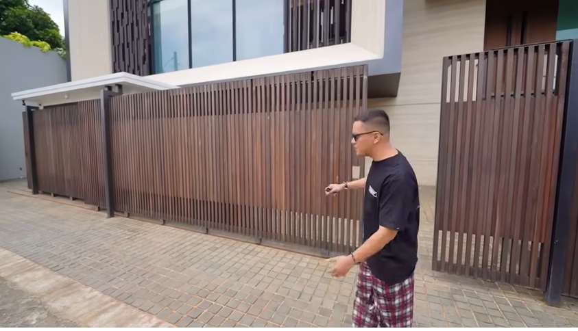 Sederet Fasilitas Canggih di Rumah Mewah Arief Muhammad, Semua Serba Otomatis!