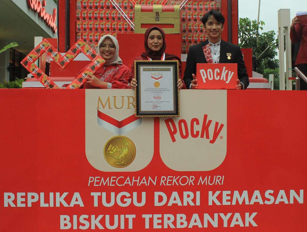 Biskuit Asal Jepang Pecahkan Rekor MURI, Bangun Tugu Replika Biskuit Setinggi Gedung