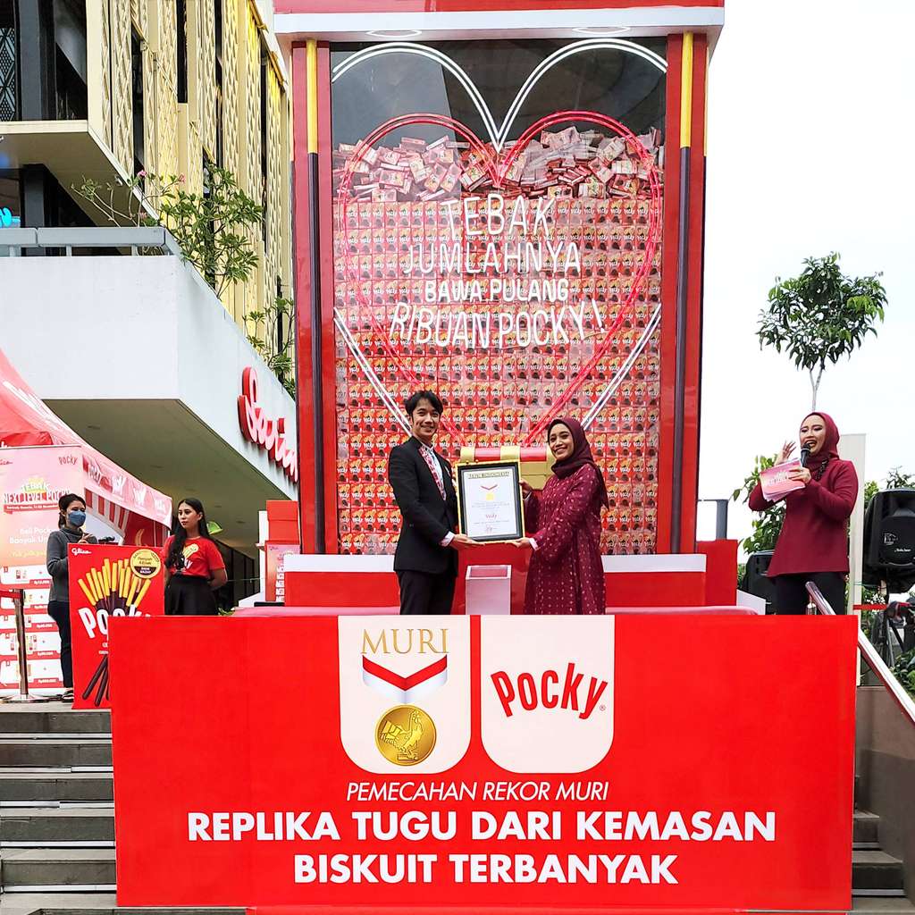 Biskuit Asal Jepang Pecahkan Rekor MURI, Bangun Tugu Replika Biskuit Setinggi Gedung