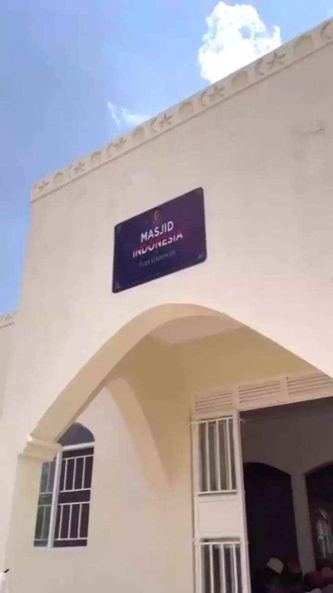 Penampakan Megahnya Masjid Ivan Gunawan di Afrika, Habiskan Dana Rp1,5 Miliar