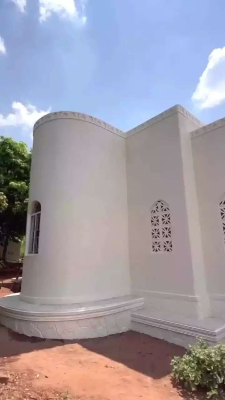 Penampakan Megahnya Masjid Ivan Gunawan di Afrika, Habiskan Dana Rp1,5 Miliar