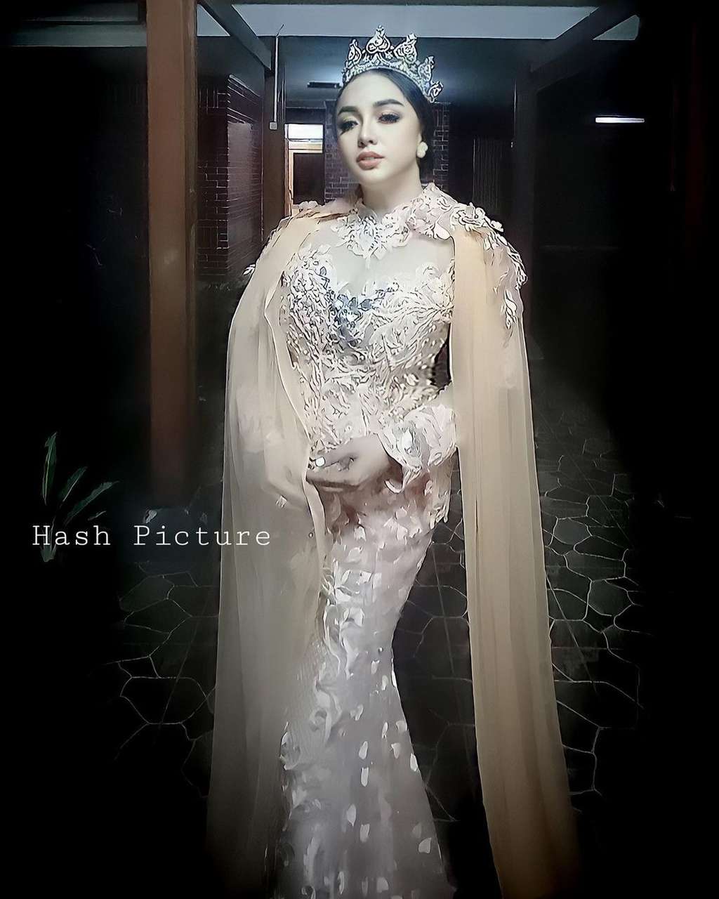 Masih Ingat Regina Mantan Istri Farhat Abbas? Dulu Jadi Asisten Pengacara Kini Banting Stir Jadi Pedangdut, Penampilannya Bikin Pangling!