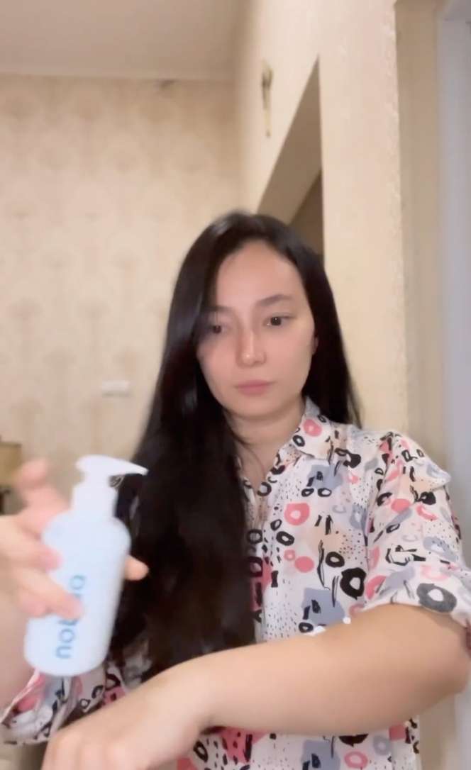 Potret Ritual Asmirandah Sebelum Tidur, Meski Tanpa Makeup Wajahnya Tetap Glowing