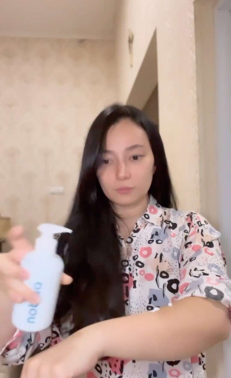 Potret Ritual Asmirandah Sebelum Tidur, Meski Tanpa Makeup Wajahnya Tetap Glowing