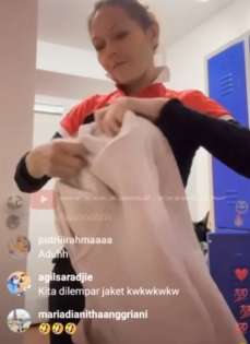 Potret Bunda Corla Kembali Kerja di McDonald Saat Tiba di Jerman, Jadi Artis Cuma Pekerjaan Sampingan