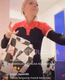 Potret Bunda Corla Kembali Kerja di McDonald Saat Tiba di Jerman, Jadi Artis Cuma Pekerjaan Sampingan