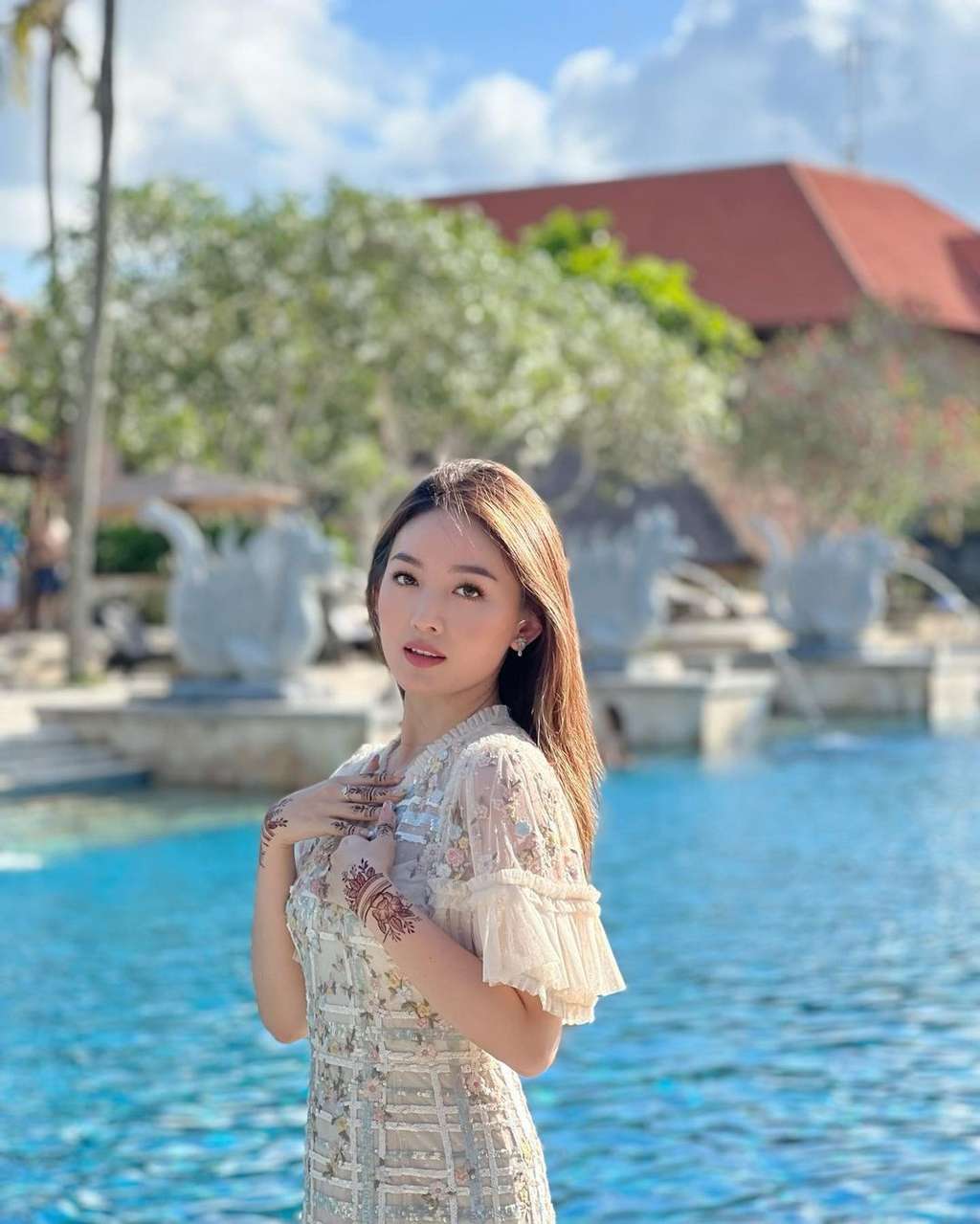 Potret Rumah Masa Kecil Natasha Wilona yang Jarang Tersorot, Dulu Tinggal di Hunian Gubuk Kini Hidupnya Berubah Total!