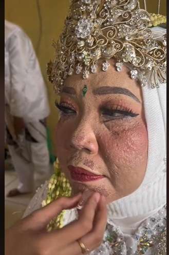 Makeup Pengantin Wanita Sunda Rusak Gegara Perawatan, MUA Rias Ulang dan Hasilnya Bikin Takjub