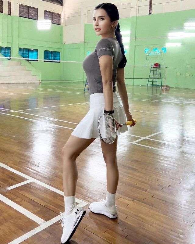 Potret Maria Vania Pamer Body Goals saat Bermain Tenis, Bikin Salfok!