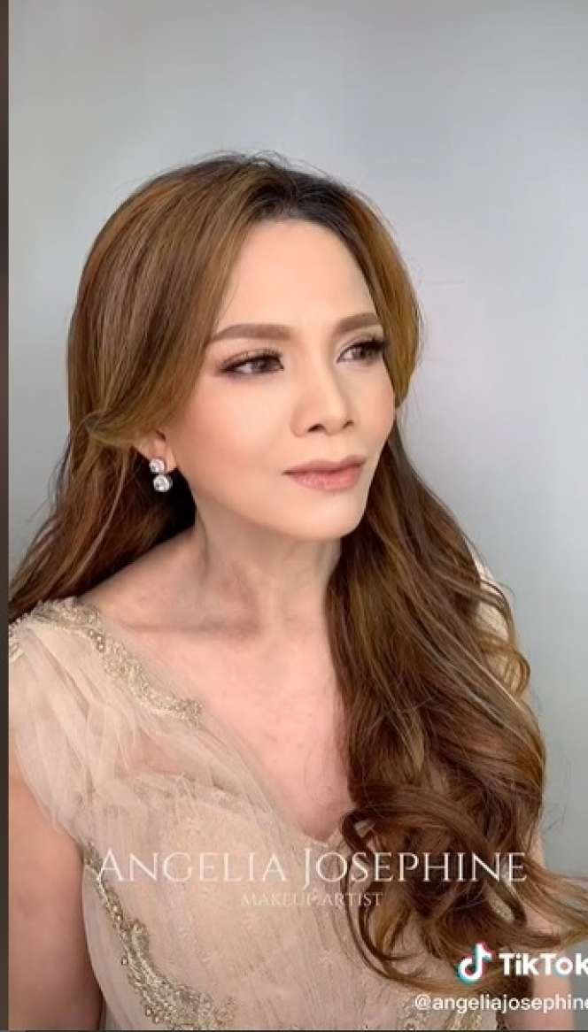 Potret Transformasi Emak-emak Dirias MUA, Hasilnya Bikin Pangling, Jadi Lebih Muda 20 Tahun!