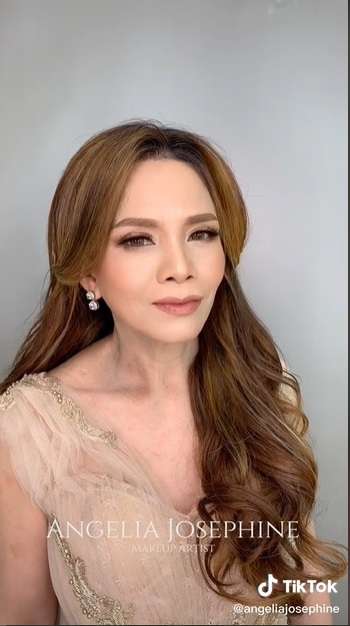 Potret Transformasi Emak-emak Dirias MUA, Hasilnya Bikin Pangling, Jadi Lebih Muda 20 Tahun!