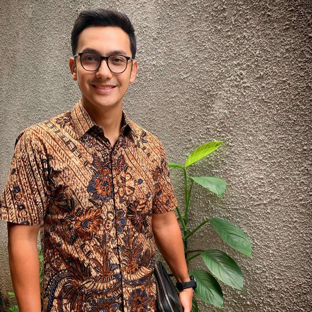 Menolak Tua! Potret Aktor Tampan Berparas Awet Muda di Usia 50 Tahun