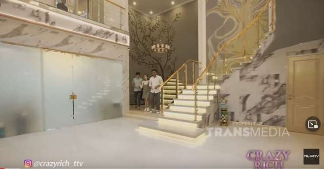 Penampakan Rumah Berlapis Emas Bos Maswindo, Mantan Artis yang Viral karena Diduga Menipu