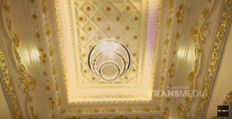 Penampakan Rumah Berlapis Emas Bos Maswindo, Mantan Artis yang Viral karena Diduga Menipu