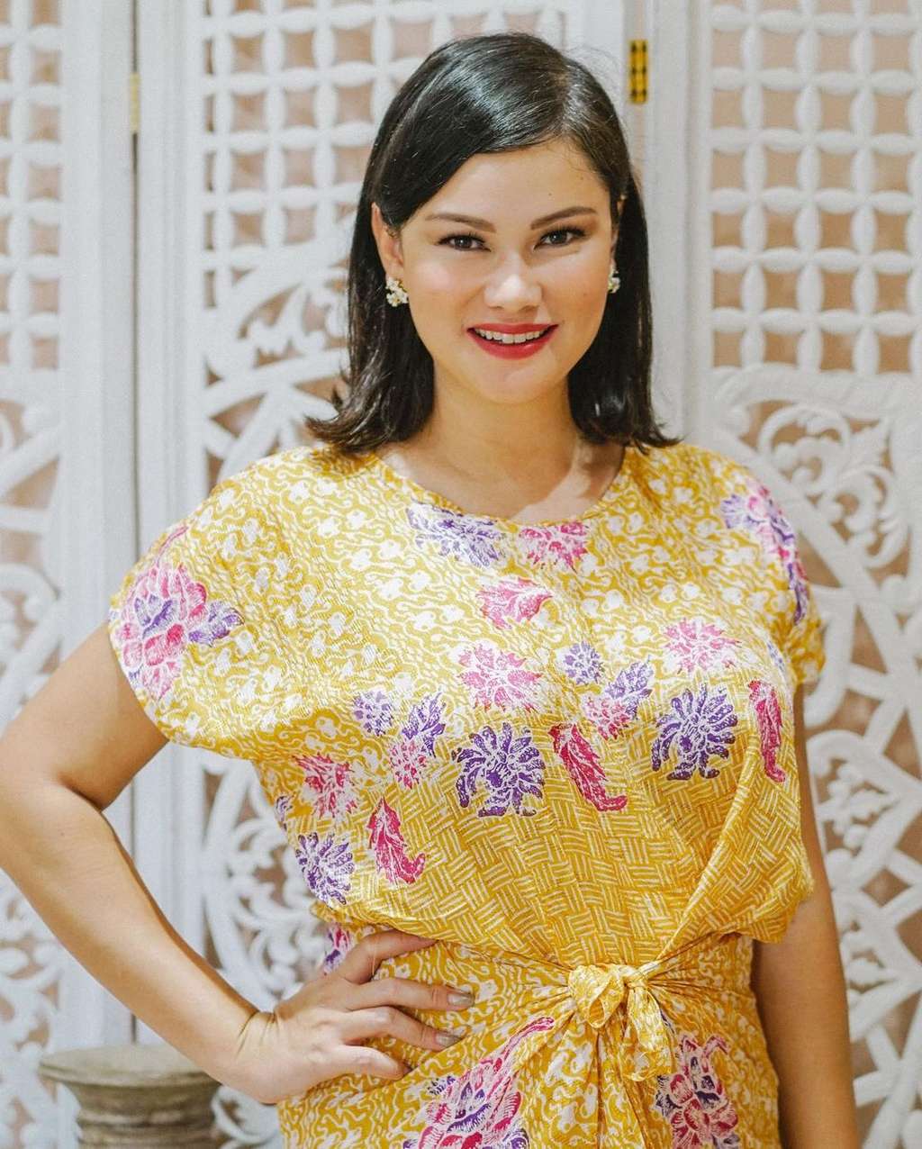 Masih Ingat Model Video Klip `Buat Aku Tersenyum` Sheila On 7? Dulu Supermodel Terkenal, Kini Banting Stir Jadi Pendeta!