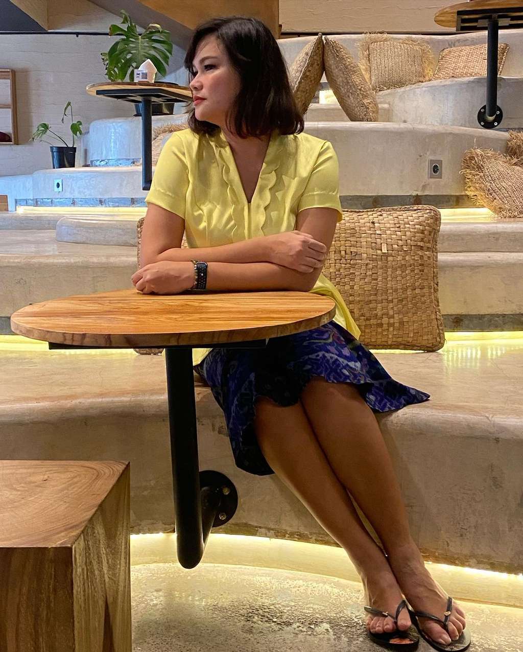 Masih Ingat Model Video Klip `Buat Aku Tersenyum` Sheila On 7? Dulu Supermodel Terkenal, Kini Banting Stir Jadi Pendeta!