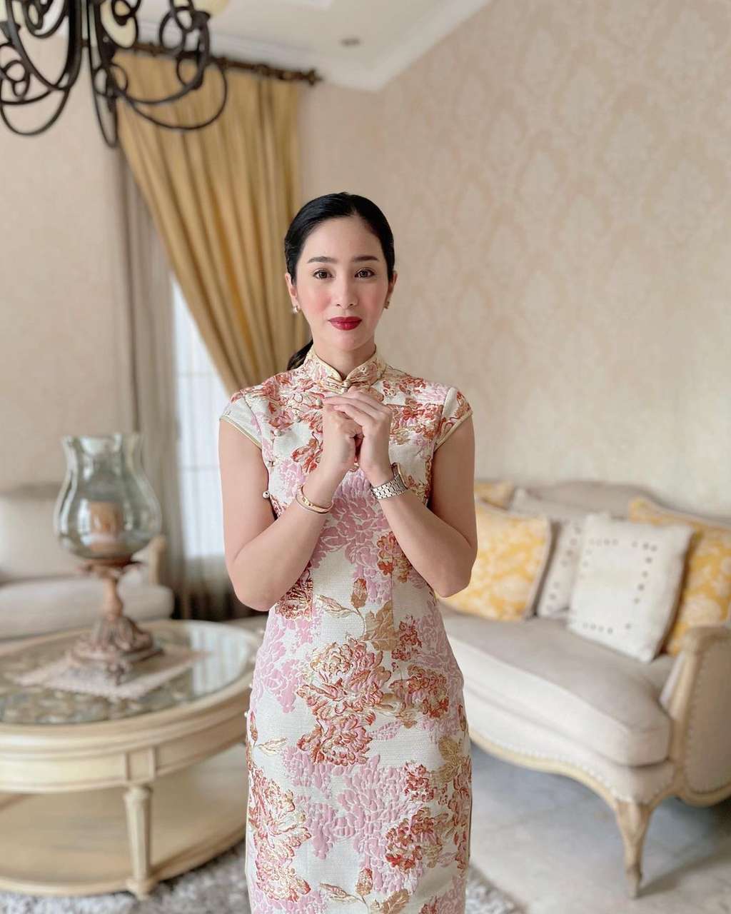 10 Adu Mewah Rumah Bunga Zainal VS Ria Ricis, Bak Bumi & Langit, Sang Youtuber Kalah Tajir?
