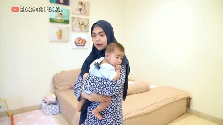 10 Adu Mewah Rumah Bunga Zainal VS Ria Ricis, Bak Bumi & Langit, Sang Youtuber Kalah Tajir?