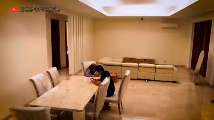 10 Adu Mewah Rumah Bunga Zainal VS Ria Ricis, Bak Bumi & Langit, Sang Youtuber Kalah Tajir?