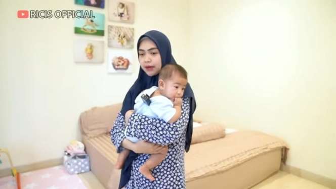 10 Adu Mewah Rumah Bunga Zainal VS Ria Ricis, Bak Bumi & Langit, Sang Youtuber Kalah Tajir?
