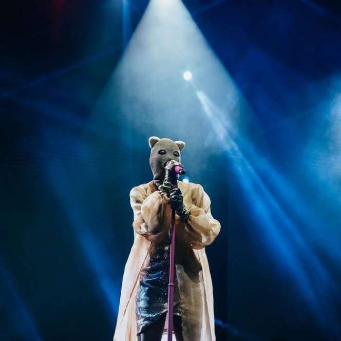 Anti Mainstream Outfit Widy Vierratale saat Manggung, Kerap Tampil Berani