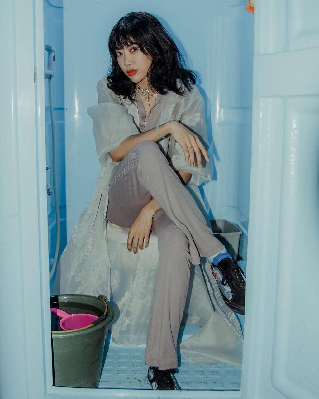 Anti Mainstream Outfit Widy Vierratale saat Manggung, Kerap Tampil Berani