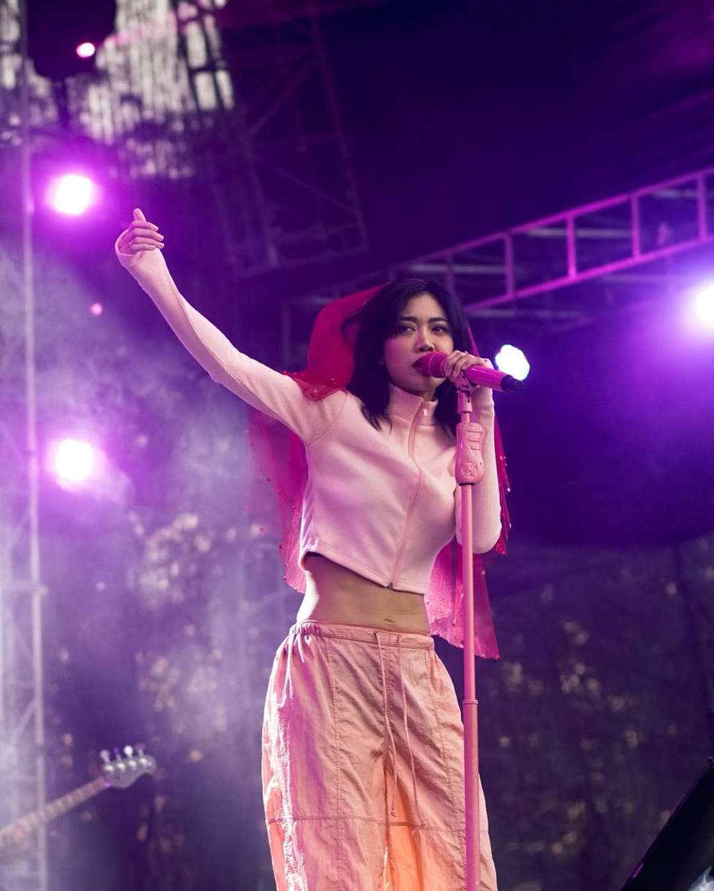 Anti Mainstream Outfit Widy Vierratale saat Manggung, Kerap Tampil Berani
