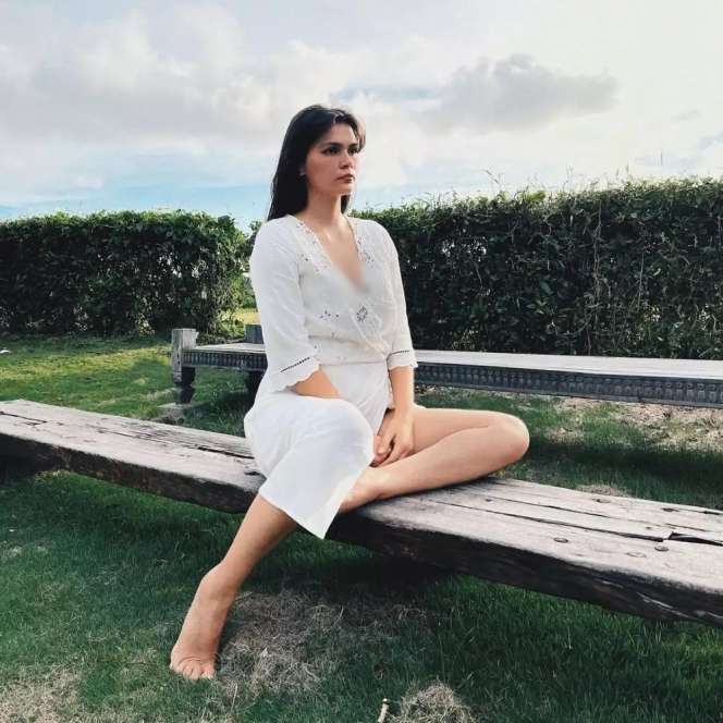 Ingat Model Cantik di Video Klip Lelaki Pencemburu Dewa 19? Kini Jadi Artis Ternama & Hot Mom, Lihat Potretnya