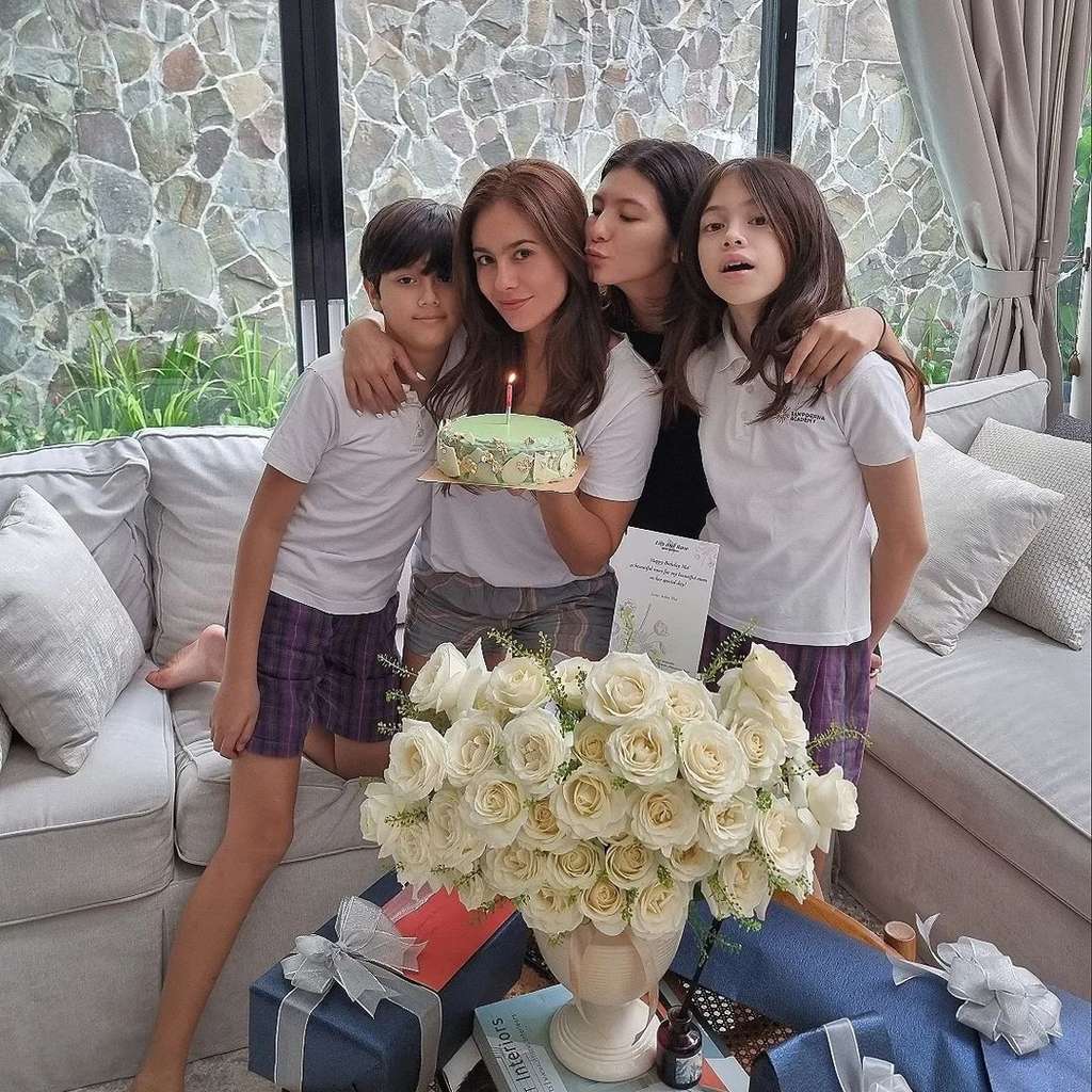 Punya Banyak Anak, Seleb Cantik Ini Justru Keliatan Masih ABG!