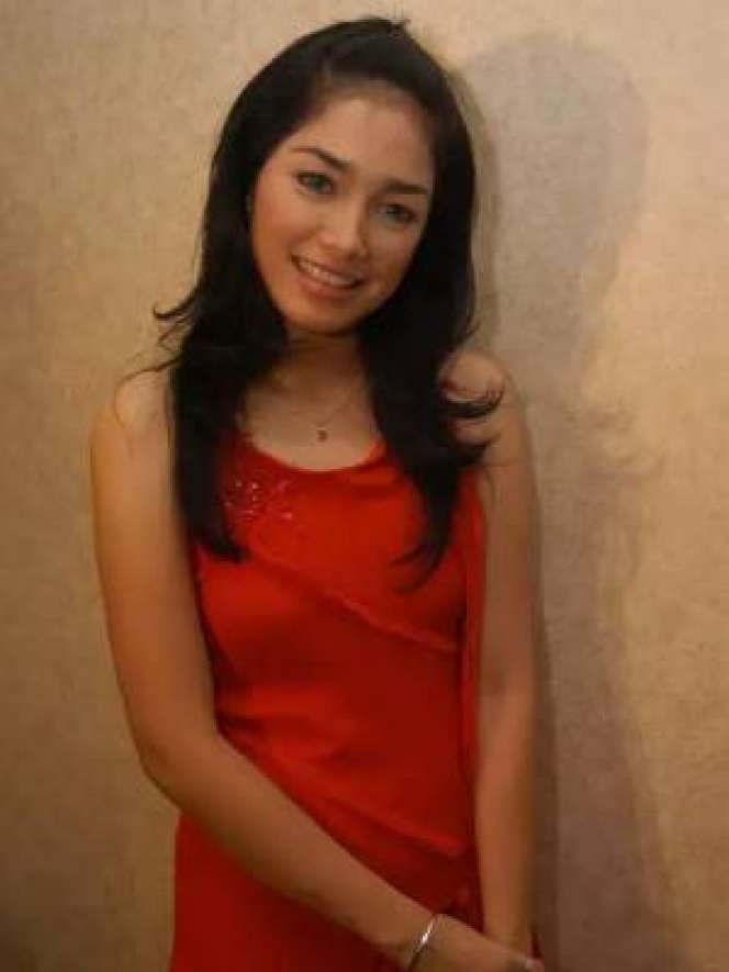 Potret Lawas Ussy Sulistiawaty: Gak Ribet Sama Makeup, Polos Apa Adanya