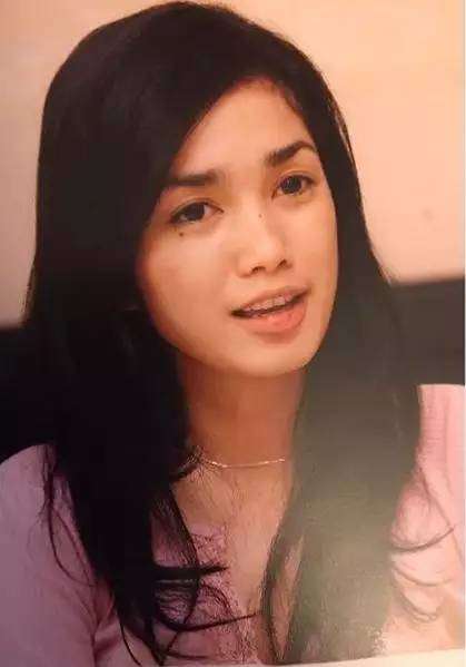 Potret Lawas Ussy Sulistiawaty: Gak Ribet Sama Makeup, Polos Apa Adanya