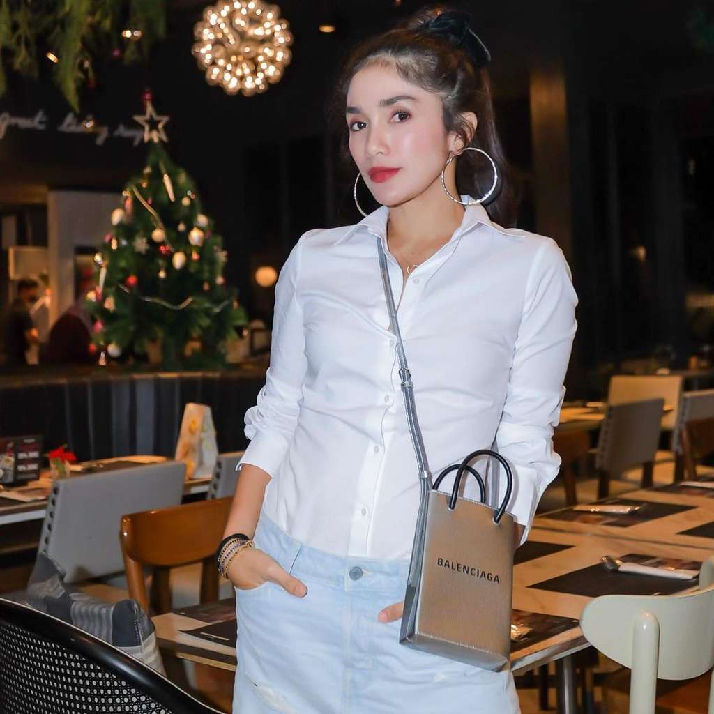 Potret Lawas Ussy Sulistiawaty: Gak Ribet Sama Makeup, Polos Apa Adanya