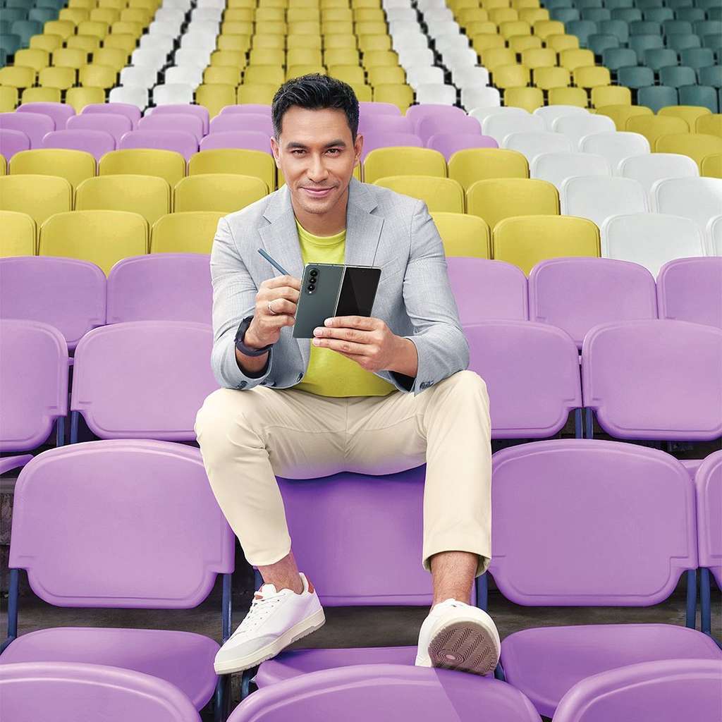 Masih Ingat Pria Culun di Video Klip `Bertahan Di Sana` Sheila On 7? Kini Transformasinya Bikin Takjub, Dijuluki Hot Daddy!
