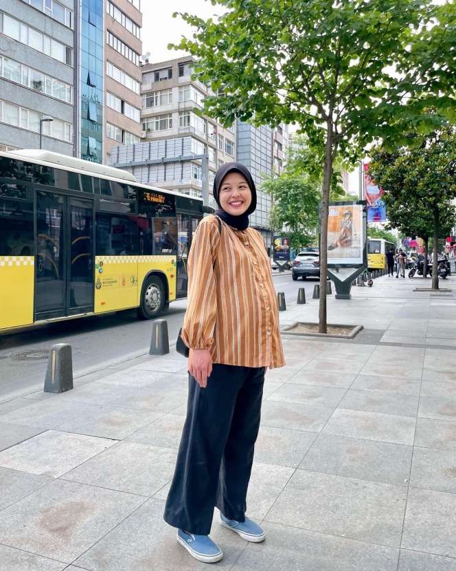 Potret Anastasia Jingga Adik Gita Savitri yang Selalu Siap Bela Sang Kakak, Meski Beda Pandangan