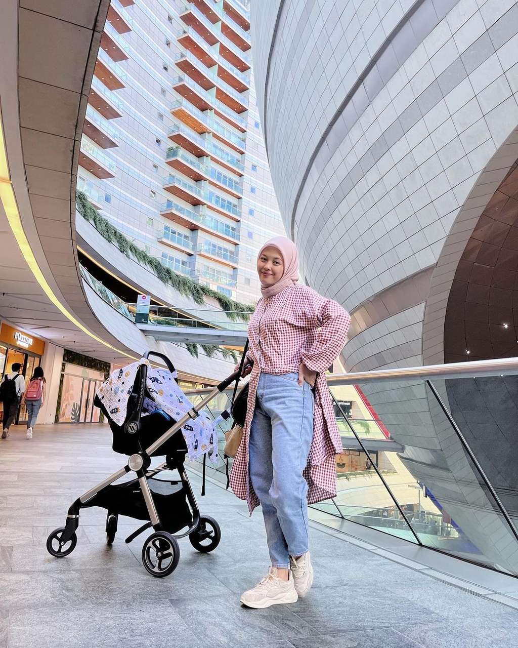 Potret Anastasia Jingga Adik Gita Savitri yang Selalu Siap Bela Sang Kakak, Meski Beda Pandangan