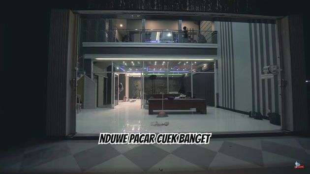 10 Potret Rumah Baru Denny Caknan di Ngawi, Besar dan Megah, Bak Bumi Langit dengan Sekitarnya!