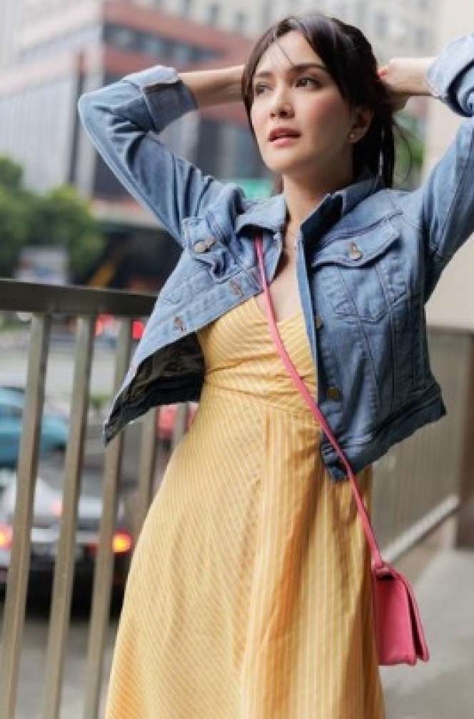 Masih Ingat Model di Video Klip 'Itu Aku' Sheila on 7, Penampilannya Sekarang Sering Jadi Omongan