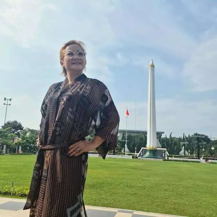 Ingat Selly, Pacar Dono di Film `Salah Masuk` Warkop DKI? Dulu Primadona, Begini Potretnya Sekarang