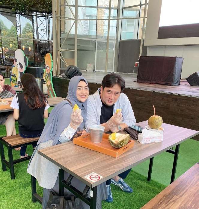 Masih Ingat Pasangan Suami Istri yang Jadi Model Video Klip Dewa 19? Begini Kabarnya Sekarang, Penampilannya Berubah Total!