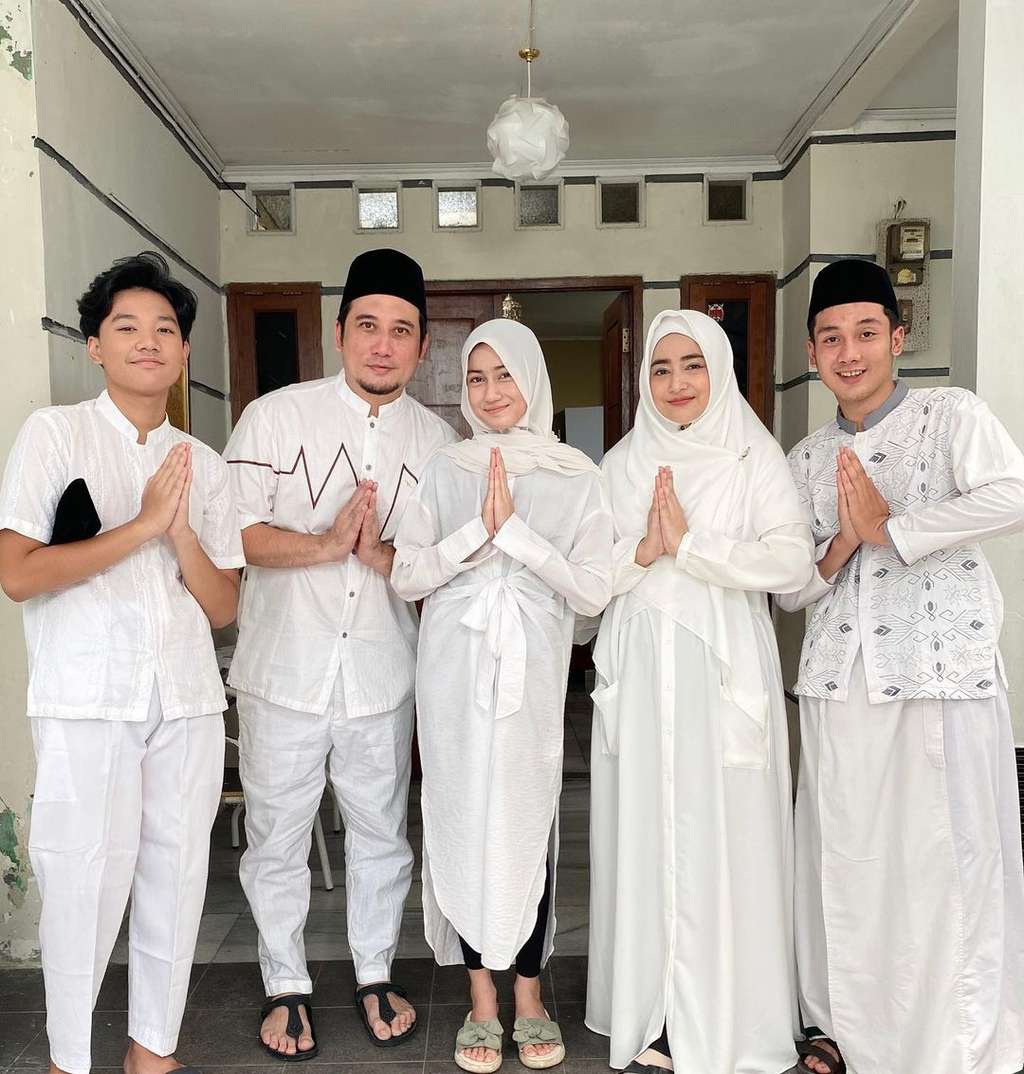 Masih Ingat Pasangan Suami Istri yang Jadi Model Video Klip Dewa 19? Begini Kabarnya Sekarang, Penampilannya Berubah Total!