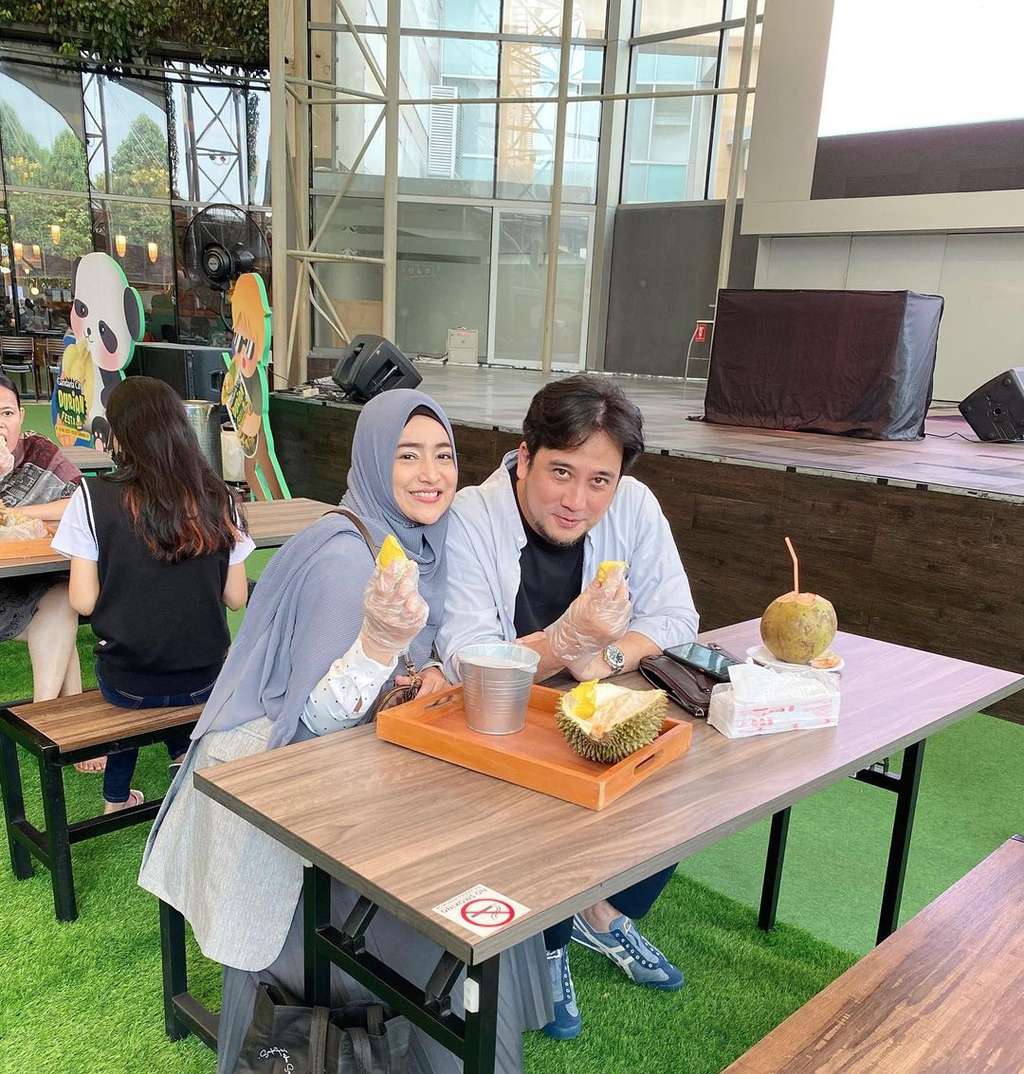 Masih Ingat Pasangan Suami Istri yang Jadi Model Video Klip Dewa 19? Begini Kabarnya Sekarang, Penampilannya Berubah Total!