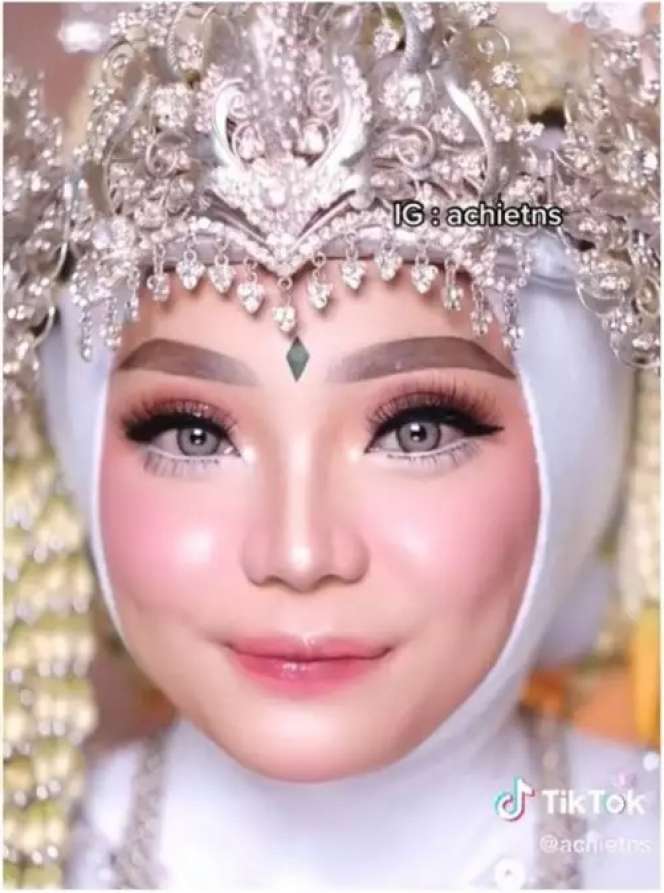 Potret Pengantin Kulit Sawo Matang Dirias MUA Pilihan Orang Tua, Hasilnya Syok di Luar Ekspektasi
