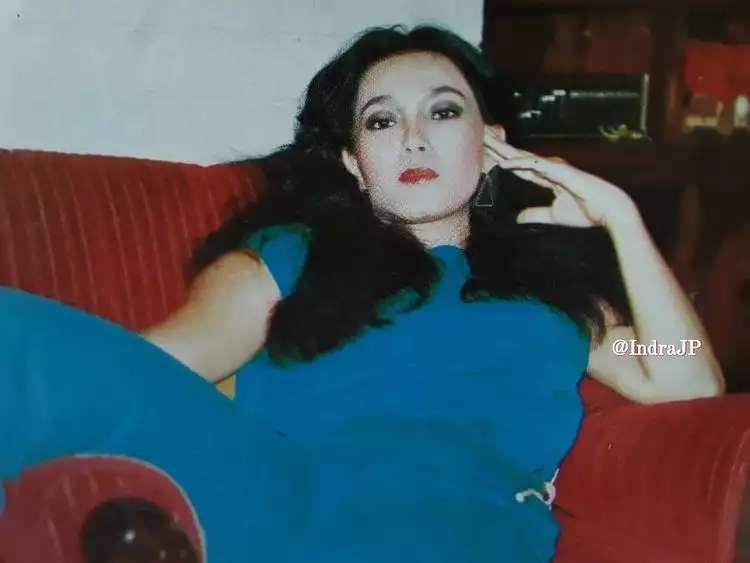 Ingat Eva Arnaz, Pacar Seksi Dono di Warkop DKI? Dulu Artis Ngetop & Primadona di Zamannya, Kini Jualan Lontong Sayur, Ini Potretnya