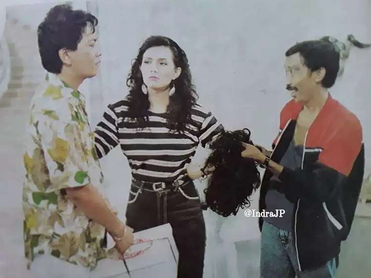 Ingat Eva Arnaz, Pacar Seksi Dono di Warkop DKI? Dulu Artis Ngetop & Primadona di Zamannya, Kini Jualan Lontong Sayur, Ini Potretnya