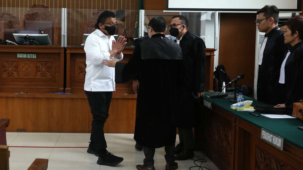 FOTO: Ekspresi Ferdy Sambo Usai Divonis Hukuman Mati 