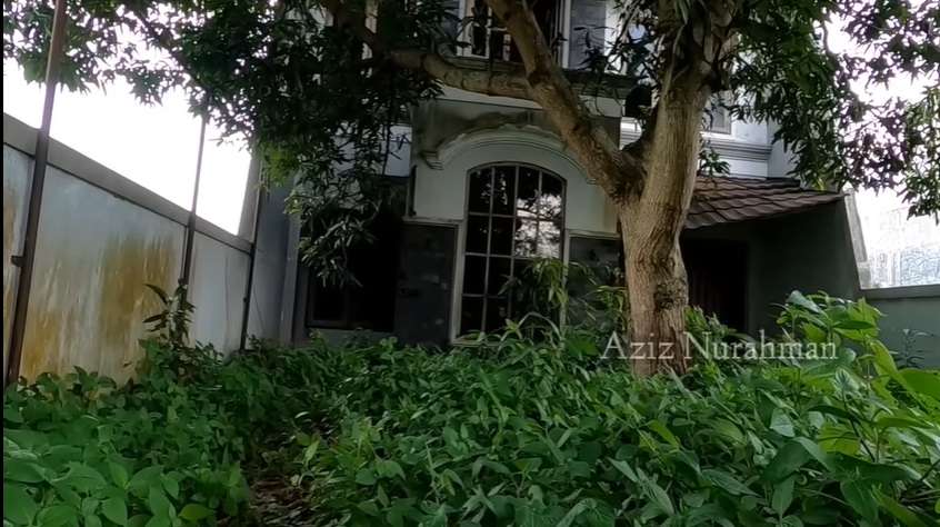 Potret Rumah Mewah Terbengkalai 5 Tahun, Jadi Saksi Bisu Kasus Pembunuhan, Ada Sesajen di Ruangan Korban!