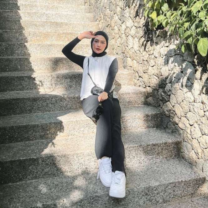 Potret Dara Arafah Dukung Anak Muda Berekspresi Lewat Hijab