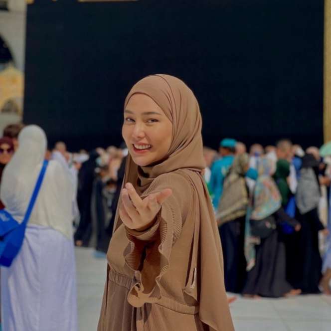 Potret Dara Arafah Dukung Anak Muda Berekspresi Lewat Hijab