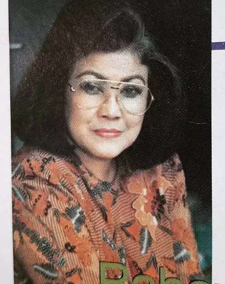 Masih Ingat Tante Mira, Ibu Kos Galak di Warkop DKI? Ternyata Ibu dari Artis & Anggota DPR Terkenal, Ini Potretnya