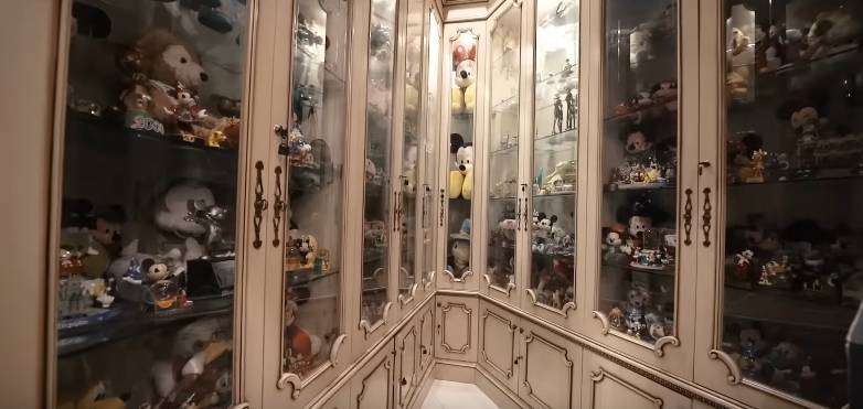 Mirip Disneyland, Potret Rumah Monica Soraya yang Adopsi 13 Anak